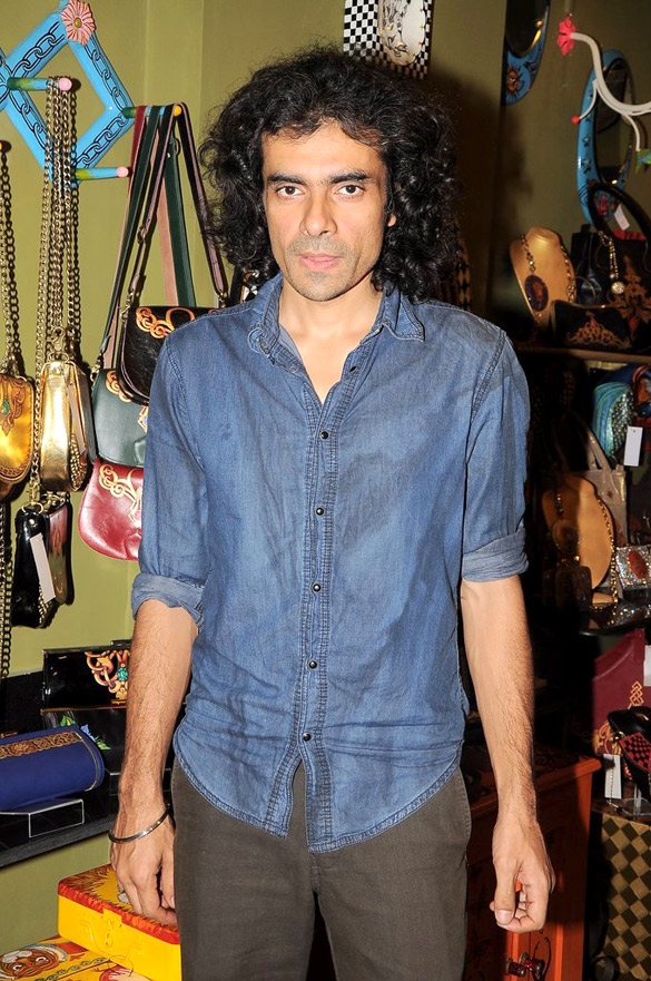 Imtiaz_Ali_at_the_opening_of_Fluke_store Imtiaz Ali's Unique Approach to Portraying Love: A Deep Dive into His Iconic Direction