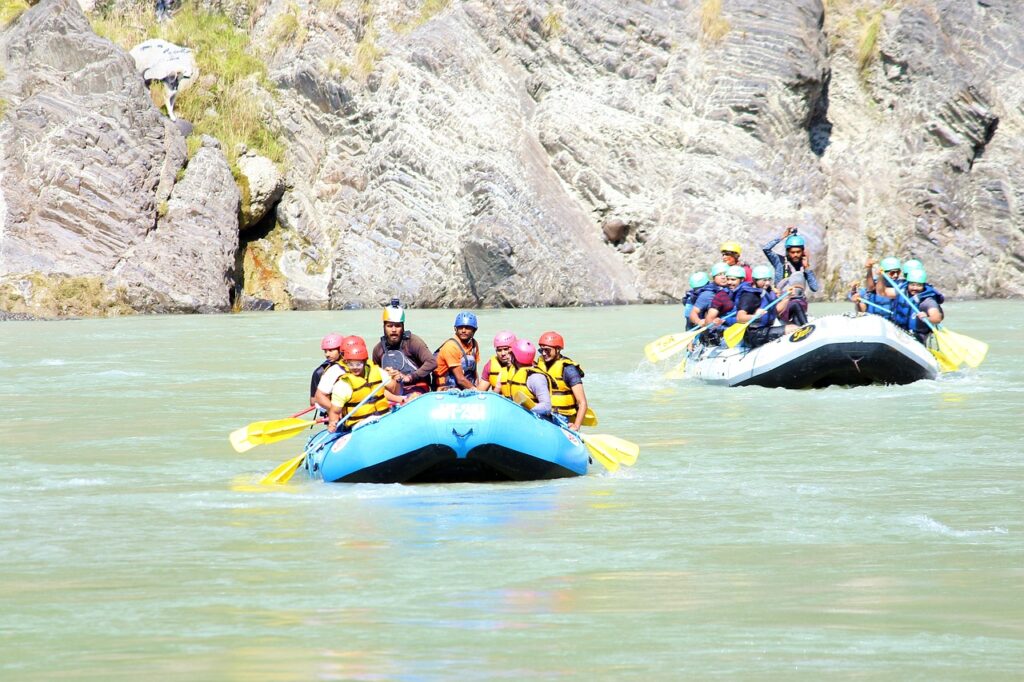 river-rafting-7499928_1280-1-1024x682 ऋषिकेश: योग और रोमांच का संगम